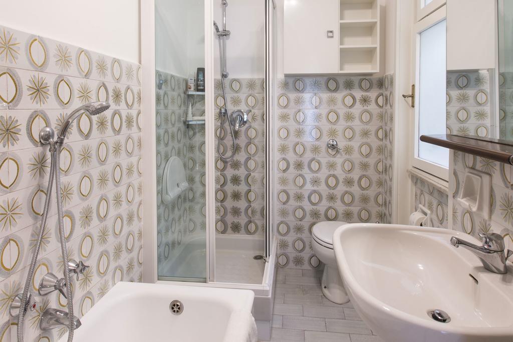 Apartamento Poggio Fiorito Rapallo Habitación foto